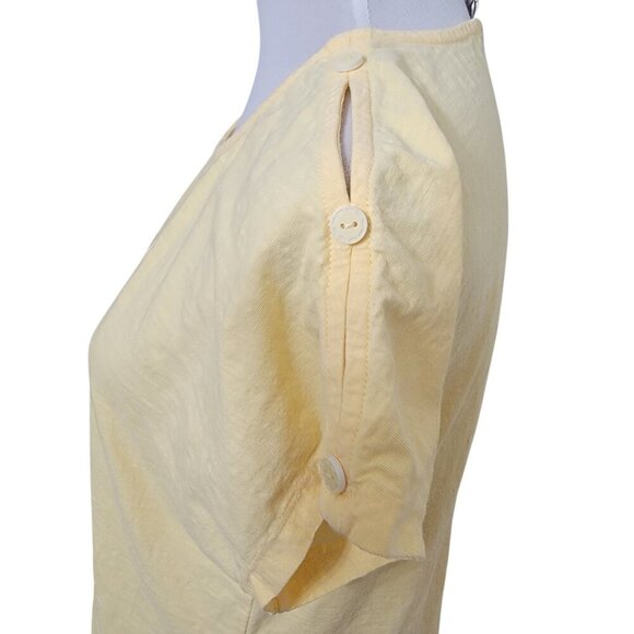 Chico's Size 1 Butter Yellow Slub Cotton Peek a Boo Button Shoulder T Shirt - Picture 4 of 13